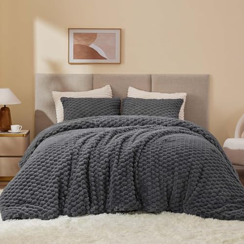 BEDELITE Fluffy Queen Comforter Set - Grey Fleece Soft Comforter for Queen Size Bed, Luxury Warm Bedding Set for Winter, Fuzzy Bed Set 3 Pieces (1 Comforter, 2 Pillowcases) BEDELITE