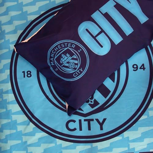 Character World Official Manchester City FC Single Duvet Cover Set, Crestcol Design | Blue Reversible 2 Sided Football Bedding Cover Official Merchandise Including Matching Pillow Case Manchester United