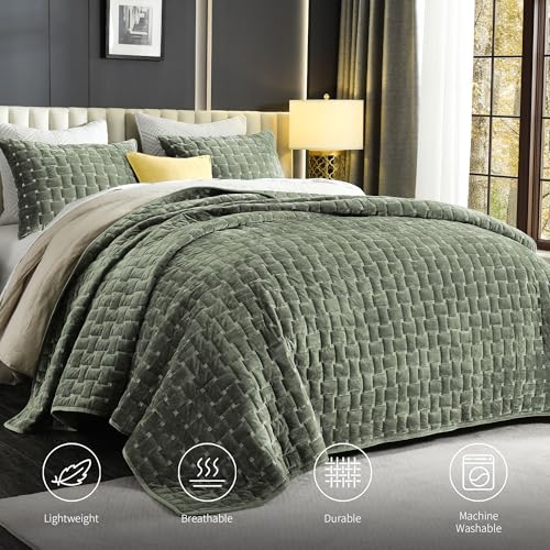 Grassix Velvet Quilt Set King Size, 3 Pieces Lightweight Velvet Comforter with Pillow Shams, Geometric Quilted Bedspread Coverlet Bedding Set for All Seasons, Sage Green, 108"x96" Grassix