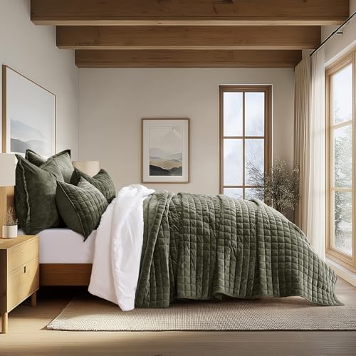 RECYCO Luxury Velvet Quilt Set King Size, Lightweight Velvet Comforter Set, Oversized Bedspread Coverlet Quilted Bedding Set, with 2 Matching Pillow Shams, for All Season, Olive Green RECYCO