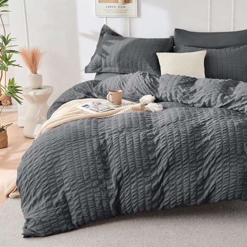 HYMOKEGE Dark Grey Duvet Cover Queen Size, Ultra Soft 3-Piece Seersucker Duvet Cover Set with Zipper Closure, Soft Brushed Microfiber Bedding Set with 8 Corner Ties (90"x90", 2 Pillowshams) HYMOKEGE