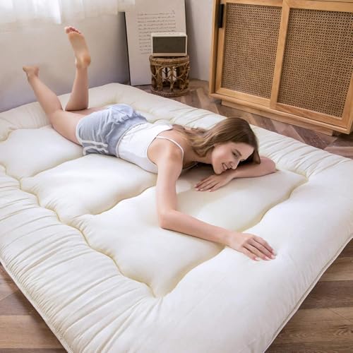 MAXYOYO Japanese Floor Futon Queen Size, Thicken Tatami Mat Sleeping Pad Foldable Roll Up Mattress Trifold Pad Guest Bed, Off White MAXYOYO
