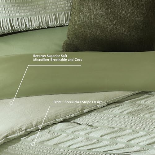 CASAAGUSTO Queen Comforter Set, 7 Pieces Sage Green Seersucker Bed in a Bag Queen Size Soft All Seasons, Bedding Sets with Comforter, Flat Sheet, Fitted Sheet, 2 Pillow Shams, 2 Pillowcases CASAAGUSTO