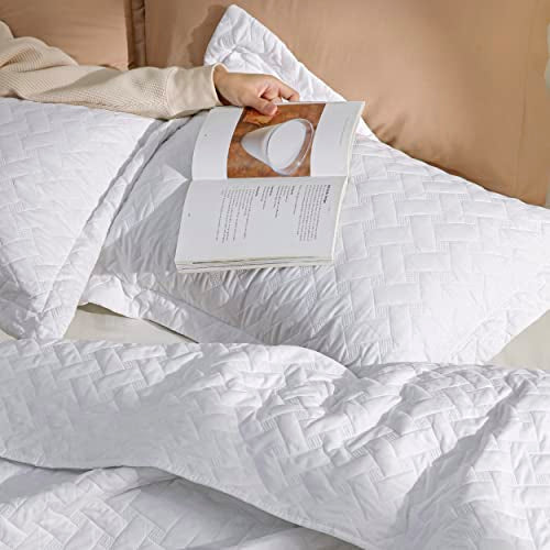 Bedsure Quilts Queen Size - Lightweight Bedspreads Queen Size with Basket Weave Pattern, Soft Quilt Bedding Set, White Comforter Set Coverlet for All Seasons with 2 Pillow Shams (90" x 96") Bedsure