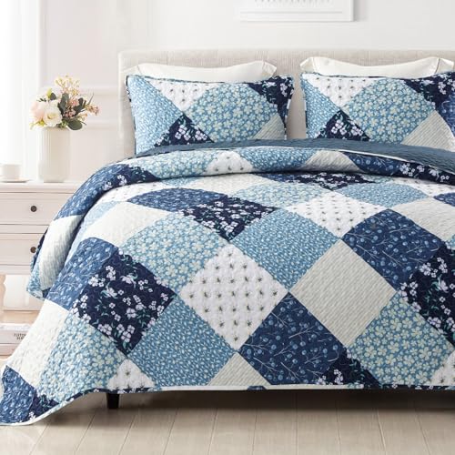 Exclusivo Mezcla Reversible Boho Quilts Twin Size, Blue Bedspreads Lightweight Coverlet All Season Patchwork Quilt Bedding Set with Printed Floral Pattern (1 Quilt, 1 Pillow Sham) Exclusivo Mezcla