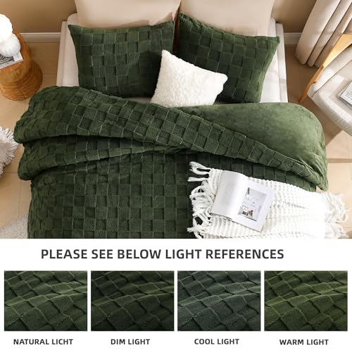 Litanika Fluffy Queen Size Comforter Set Olive Green, 3 Pieces Warm Sherpa Fleece Winter Bedding Set, Jacquard Checkered Plush Fuzzy Blanket Bed Set(1 Comforter, 2 Pillowcases)