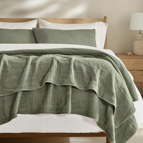 EVERGRACEHOME Cotton Coverlet Set King Size 3 Pieces, Lightweight Soft Ribbed Matelassé Bedspread Quilt Set, Cozy Oversized Quilted Bedding Set with 2 Pillow Shams for All Seasons, Olive Green EVERGRACEHOME