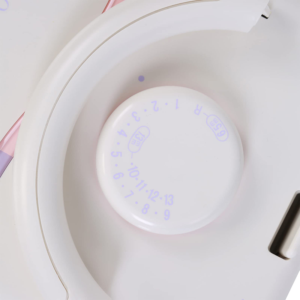 LK150 Knitting Machine Silver Reed Knitting Machine LK150 6.5mm Mid Gauge 150 Stitches Plastic Domestic Automatic Knitting Machine Includes Yarn Needles Accessories for Adults/Kids Akozon