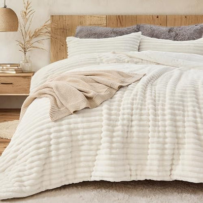 Sasttie Twin/Twin-XL Comforter Set 2 Pieces - Super Soft Fleece Comforters Twin/Twin-XL Size, 1 Luxury Warm Fuzzy Marshmallow Comforter with 1 Pillow Case, Faux Fur Bedding Set, Cream White
