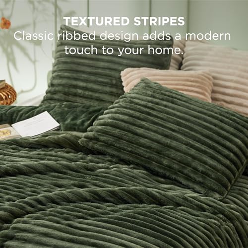 Bedsure King Comforter - GentleSoft™ 3 Pieces Double-Side Fleece Fluffy Olive Green Comforter Set, Cozy Striped Room Decor Aesthetic, Luxury King Size Bedding with 2 Pillowcases, 104x90 Inches Bedsure
