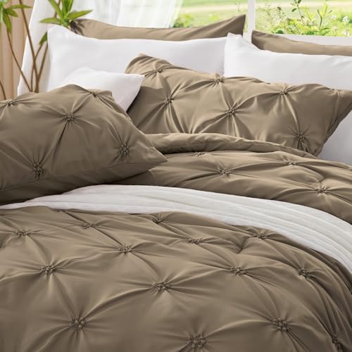 BEDELITE Light Brown Queen Comforter Set - 3 Pieces Boho Pintuck Bedding Comforter Sets, Lightweight Soft & Warm Bed Comforter Queen with 2 Pillowcases for All Season