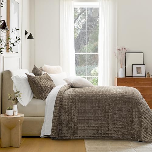 RECYCO Luxury Velvet Quilt Set, Lightweight Velvet Comforter Set, Oversized Bedspread Coverlet Quilted Bedding Set, with 2 Matching Pillow Shams, for All Season, Twin/Twin XL Size, Mocha Brown RECYCO