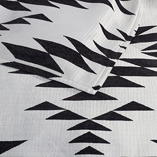 HiEnd Accents Amelia Western Bedding 3 Piece King Size Comforter Set, Black and Off-White Southwestern Aztec Geometric Pattern, Rustic Jacquard Comforter Set with Pillow Shams