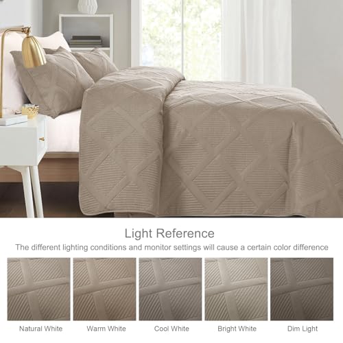 Exclusivo Mezcla Full Queen Size Quilt Set with Modern Striped Pattern, 3 Pieces Summer Lightweight Taupe Quilts Bedding Set, Soft Bedspreads Coverlets for All Seasons Exclusivo Mezcla