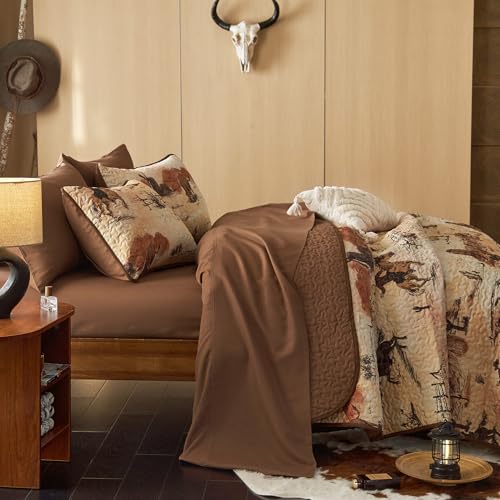 Wake In Cloud - Western Quilt Set, Rustic Ranch Life with Cowboy Southwestern Vintage Country Pattern Printed, Reversible Lightweight Bedspread Coverlet, 3 Pieces, Ochre Brown, King Size Wake In Cloud