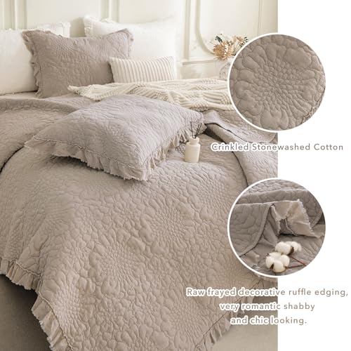 QSH 3PCs Linen Feel Oversized King Quilt Bedspread Set(120"x120"),Stonewashed Cotton Ruffled Quilt California King,Ultra Soft Lightweight Crinkle Shabby Bedspread Coverlet Bedding Set for All Seasons QSH