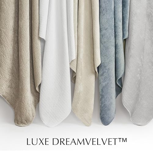 EVERGRACE Velvet Quilt Set King Size, Luxurious Soft Quilted Bedding Sets, Lightweight Velvet Comforter for All Season, Striped Channel Bedspread Coverlet with 2 Shams, Bright White EVERGRACE