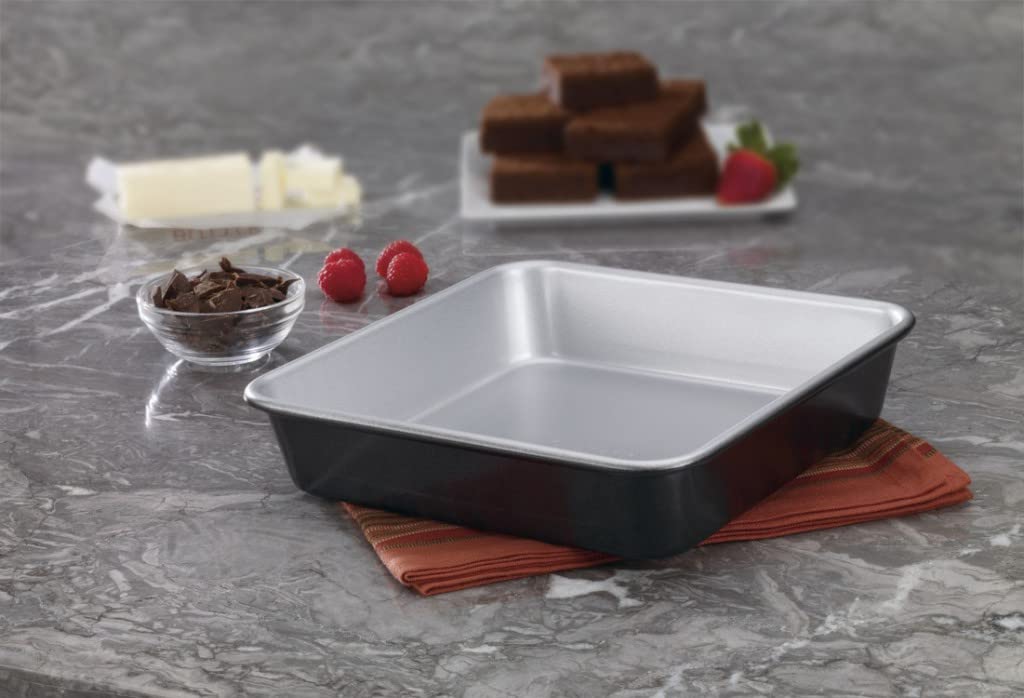 Cuisinart 9-Inch Chef's Classic Nonstick Bakeware Square Cake Pan, Silver Cuisinart