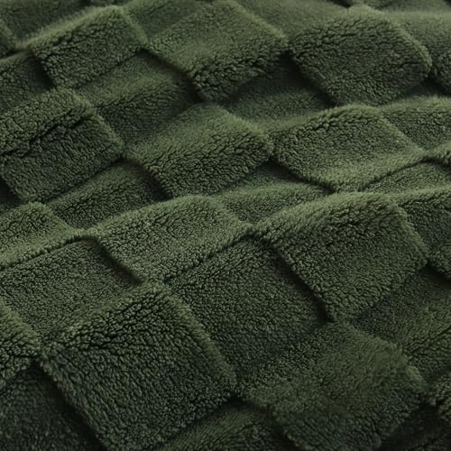 Litanika Fluffy Queen Size Comforter Set Olive Green, 3 Pieces Warm Sherpa Fleece Winter Bedding Set, Jacquard Checkered Plush Fuzzy Blanket Bed Set(1 Comforter, 2 Pillowcases)
