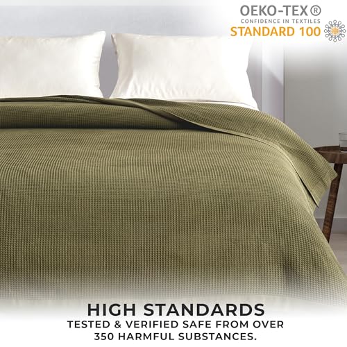 Great Bay Home 100% Cotton Blanket for Full/Queen Size Bed | Lightweight and Breathable Waffle Weave Blankets for Summer & Spring | Versatile, Layering Dark Green Bed Blanket, Olive, 90x90 inches Great Bay Home