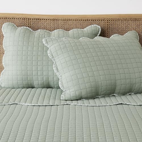 WDCOZY Sage Green King Size Quilt Bedding Set, Seafoam Scalloped Farmhouse Country Rustic Lightweight Soft Coverlet for All Season, Cute Cozy Kantha Pick Stitch Bedspread, 2 Pillow Shams WDCOZY