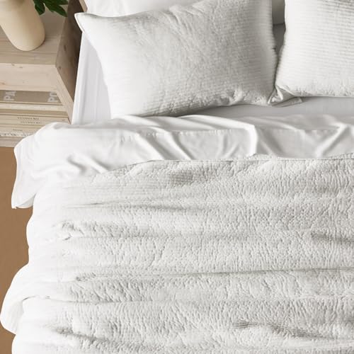 EVERGRACE Velvet Quilt Set King Size, Luxurious Soft Quilted Bedding Sets, Lightweight Velvet Comforter for All Season, Striped Channel Bedspread Coverlet with 2 Shams, Bright White EVERGRACE