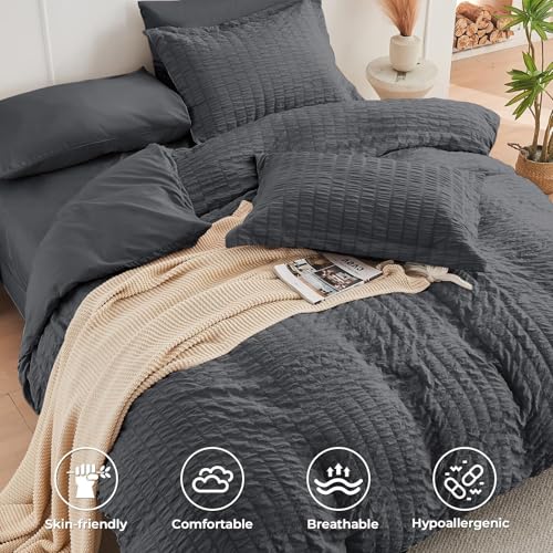 HYMOKEGE Dark Grey Duvet Cover Queen Size, Ultra Soft 3-Piece Seersucker Duvet Cover Set with Zipper Closure, Soft Brushed Microfiber Bedding Set with 8 Corner Ties (90"x90", 2 Pillowshams) HYMOKEGE