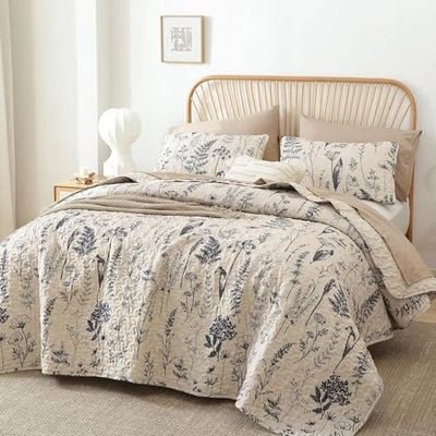 JANZAA Twin Quilt Beige Quilt Bed Spread Boho Quilt with Floral Pattern Microfiber Quilts Set 2 Pieces Lightweight Comforter Reversible Bedding Set,1Quilt 66x90 inches,1 Pillowcase