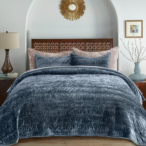 EVERGRACE Luxury Ruched Velvet Quilt Queen Size, Ultra Soft Bedspread Coverlet Set, Lightweight Velvet Comforter, Quilted Bedding Cover with 2 Matching Shams for All Season, Stormy Blue EVERGRACE