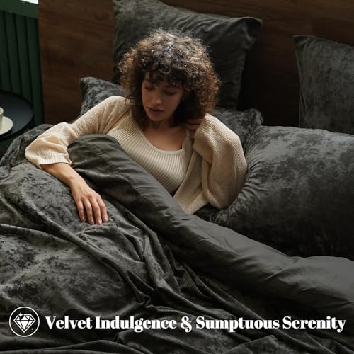 PHF Crushed Velvet Comforter Set King Size, 5-Piece Luxury Winter Bedding Sets with 2 Euro Shams, Heavyweight Warm Fluffy Velvet Bed Spread, Glam Home Decor, Grey PHF