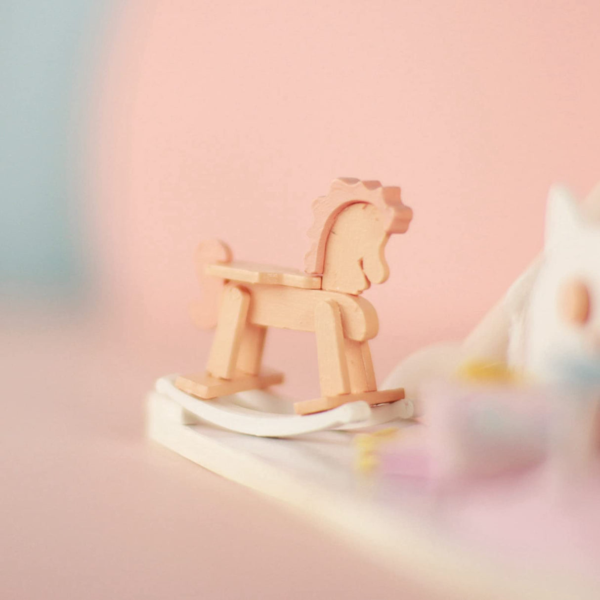 Wooden Dollhouse Kit Miniature Handicraft Assembly Model with LED Lights and Furniture Creative DIY Project for Teens and Adults 18x13.5x13.2cm Keenso