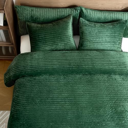 Luxury Velvet Quilt Set Queen Size 3 Pieces,Soft Cozy Oversized Striped Velvet Comforter Set with 2 Pillow Shams,Lightweight Coverlet Bedspread Bedding Set for All Seasons(Forest Green,90"x96") ROMROL