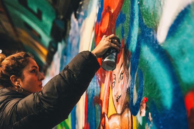 Loop Aerosol Art Spray Paint Set of 12 400ml Cans - Popular Colors Loop 400ml Spray Paint