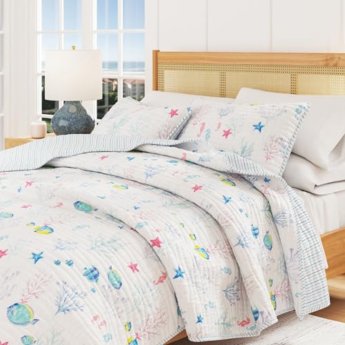 Great Bay Home Coastal Quilt Set - 3-Piece Full/Queen Size Nautical Bedding Set - Lightweight, All-Season, Reversible Bedspread (Colorful Seascape) Great Bay Home