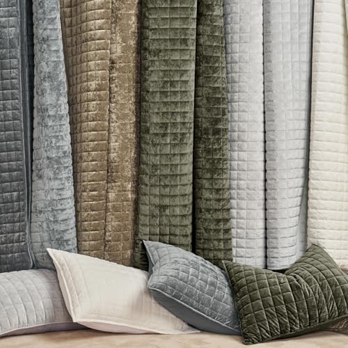 RECYCO Luxury Velvet Quilt Set King Size, Lightweight Velvet Comforter Set, Oversized Bedspread Coverlet Quilted Bedding Set, with 2 Matching Pillow Shams, for All Season, Olive Green RECYCO