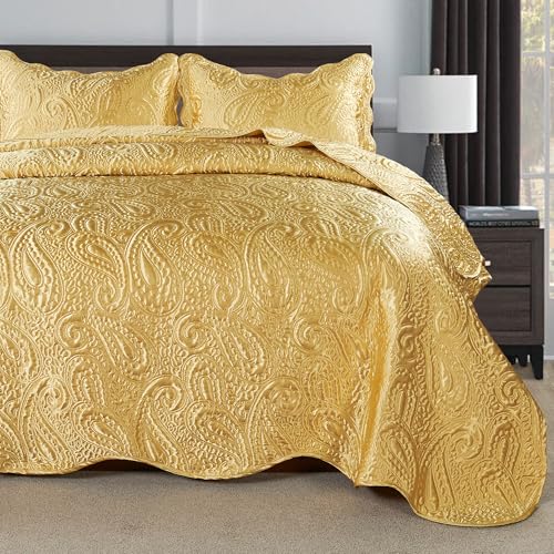 Home Soft Things King Size Quilted Satin Bedspread Set - 3-Piece Luxury Reversible Bed Cover, Silky Soft Shiny & Lightweight Quilt for All Seasons, Embroidered Paisley Design, 108x96 Inches, Gold Home Soft Things