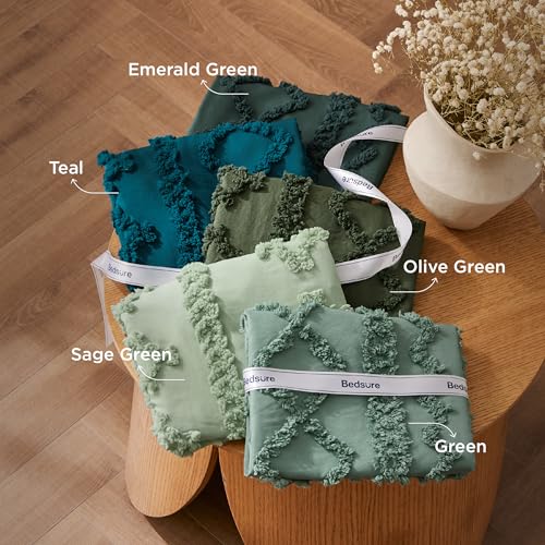 Bedsure Tufted Boho Comforter Set Queen Size - Sage Green Boho Bed Set, GentleSoft™ 3 Pieces Farmhouse Shabby Chic Embroidery Bedding, Gifts for Woman, Soft Jacquard Queen Comforter for All Seasons Bedsure