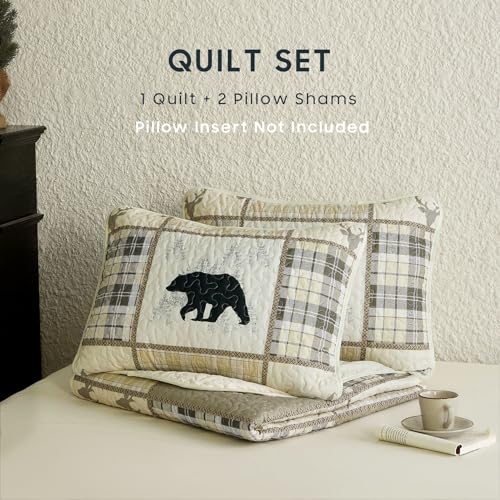 Wake In Cloud - Rustic Quilt Set, Cabin Lodge Christmas Bear Moose Deer Woodland Western Patchwork Country, Reversible Lightweight Bedspread Coverlet, 3 Pieces, Tan Cream, Queen/Full Size Wake In Cloud