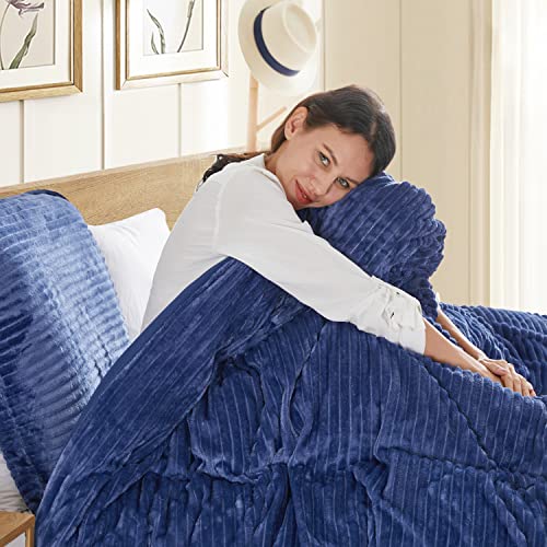 Nestl Premium Flannel Duvet Cover Set - 2 PC Reversible Twin Comforter Cover Set with Microfiber Back - 1 Velvet Duvet Cover Twin with Zipper Closure & 1 Pillow Sham 68 x 90 inches – Navy Blue Nestl