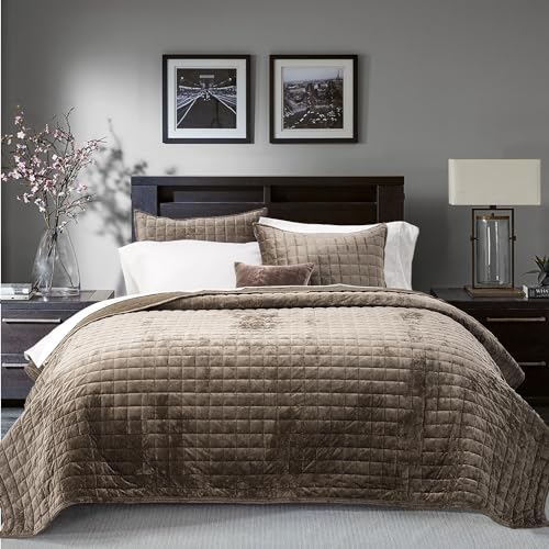 RECYCO Luxury Velvet Quilt Set King Size Bedding Sets, Ultra Soft Velvet Comforter Set, Lightweight Channel Box Stitch Oversized Bedspread Coverlet for All Season, with 2 Shams, Mocha Brown RECYCO