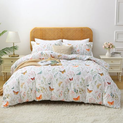 Mooreeke Floral Queen Size Comforter Sets, Butterfly and Botanical Patterned Bedding for All Seasons, 3-Piece Vintage Bed in a Bag with Fluffy Quilted Reversible Comforter & 2 Pillow Shams