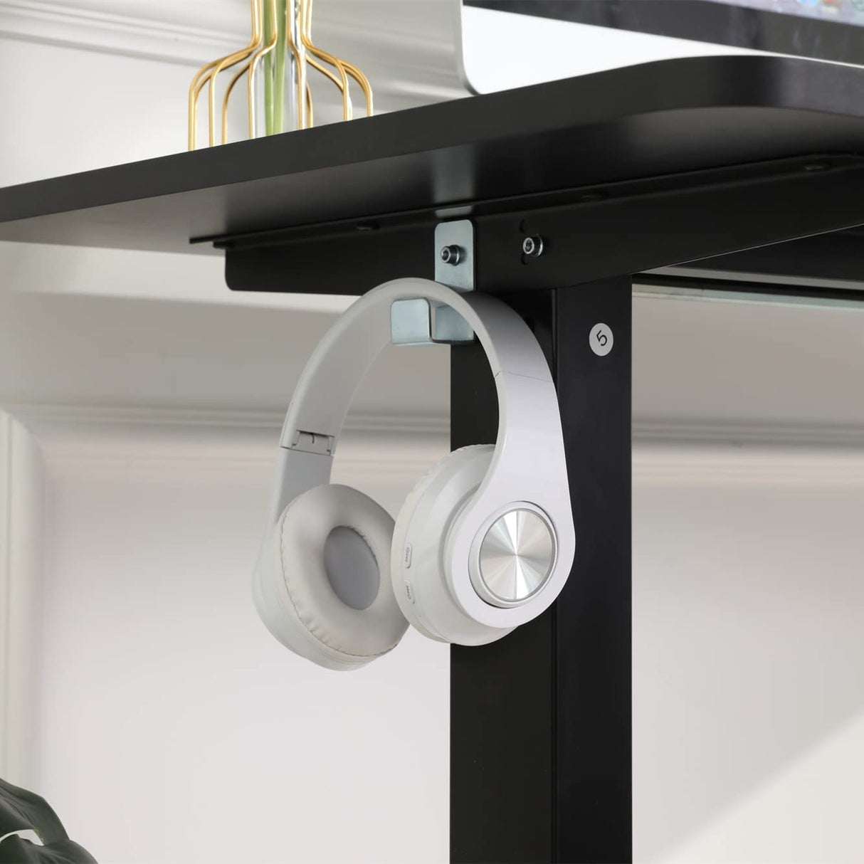 Legooin Electric Standing Desk, 48'' X 24'' Adjustable Height Stand Up Desk with Charging Station, 2 USB Ports, 3 Power Outlets, 27''-46'' Lifting Range Adjustable Desk(Black) Legooin