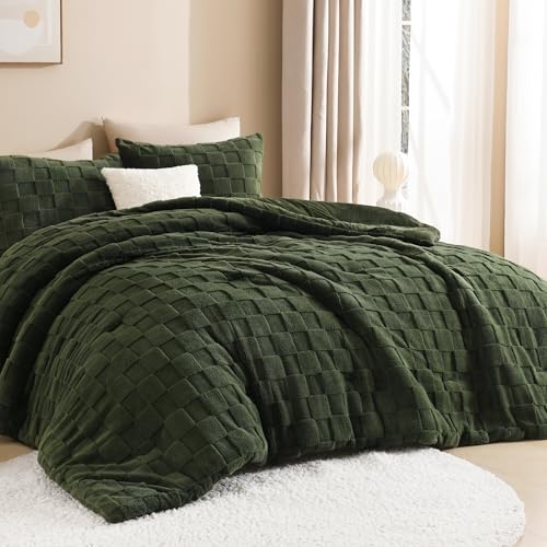 Litanika Fluffy Queen Size Comforter Set Olive Green, 3 Pieces Warm Sherpa Fleece Winter Bedding Set, Jacquard Checkered Plush Fuzzy Blanket Bed Set(1 Comforter, 2 Pillowcases)