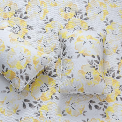 Great Bay Home Floral King Quilt Set with Shams, Yellow Floral Bedding Set, All-Season, Lightweight Bedspread. Reversible. Farmhouse Bedding. (King, Helene) Great Bay Home