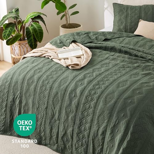 Bedsure 100% Cotton Quilt Set - Queen Size Bedspread, Lightweight Soft Bed Coverlet, 3-Piece Cozy Stitching Quilt Set with 2 Pillow Shams in Geometric Pattern for All Season, 90x96 inches, Olive Green Bedsure