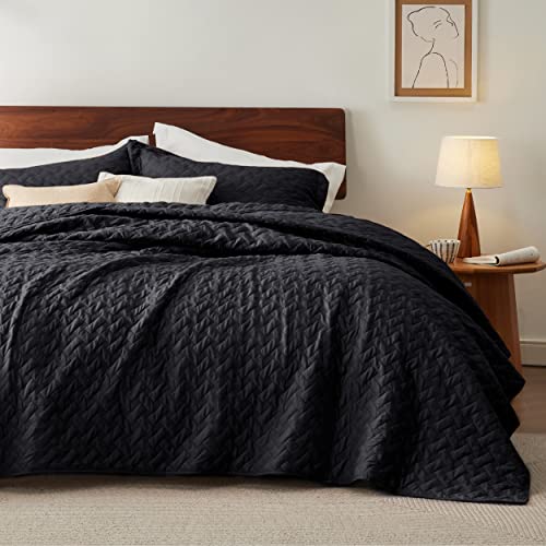 Bedsure Quilts Queen Size - Lightweight Bedspreads Queen Size with Basket Weave Pattern, Soft Quilt Bedding Set, Black Comforter Set Coverlet for All Seasons with 2 Pillow Shams (90" x 96") Bedsure