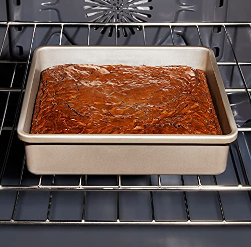 OXO Good Grips Non-Stick Pro Cake Pan Square 9 x 9 Inch, brown OXO