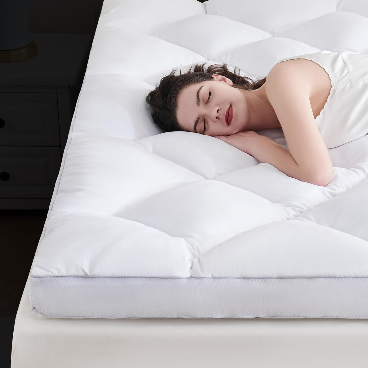 DOWNCOOL 3 Inch Queen Mattress Topper, Ultra Thick and Fluffy Supportive Memory Foam Mattress Topper for Body Pain, Mattress Pad with Breathable Mesh Design for Deep Sleep, 80x60x3 Inches DOWNCOOL