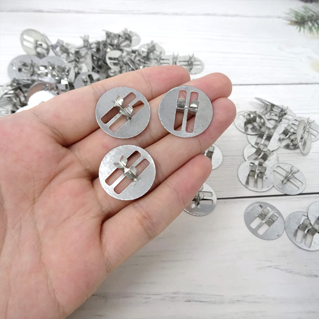 yueton 100 PCS Metal Wood Wick Clips,Candle Wick Base,Candle Wick Sustainer Tabs for Candle Making,Candle DIY yueton