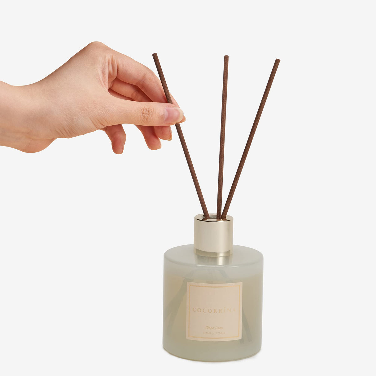 Cocorrína Reed Diffuser Set, 6.7 oz Clean Linen Scented Diffuser with Sticks Home Fragrance Reed Diffuser for Bathroom Shelf Decor COCORRÍNA